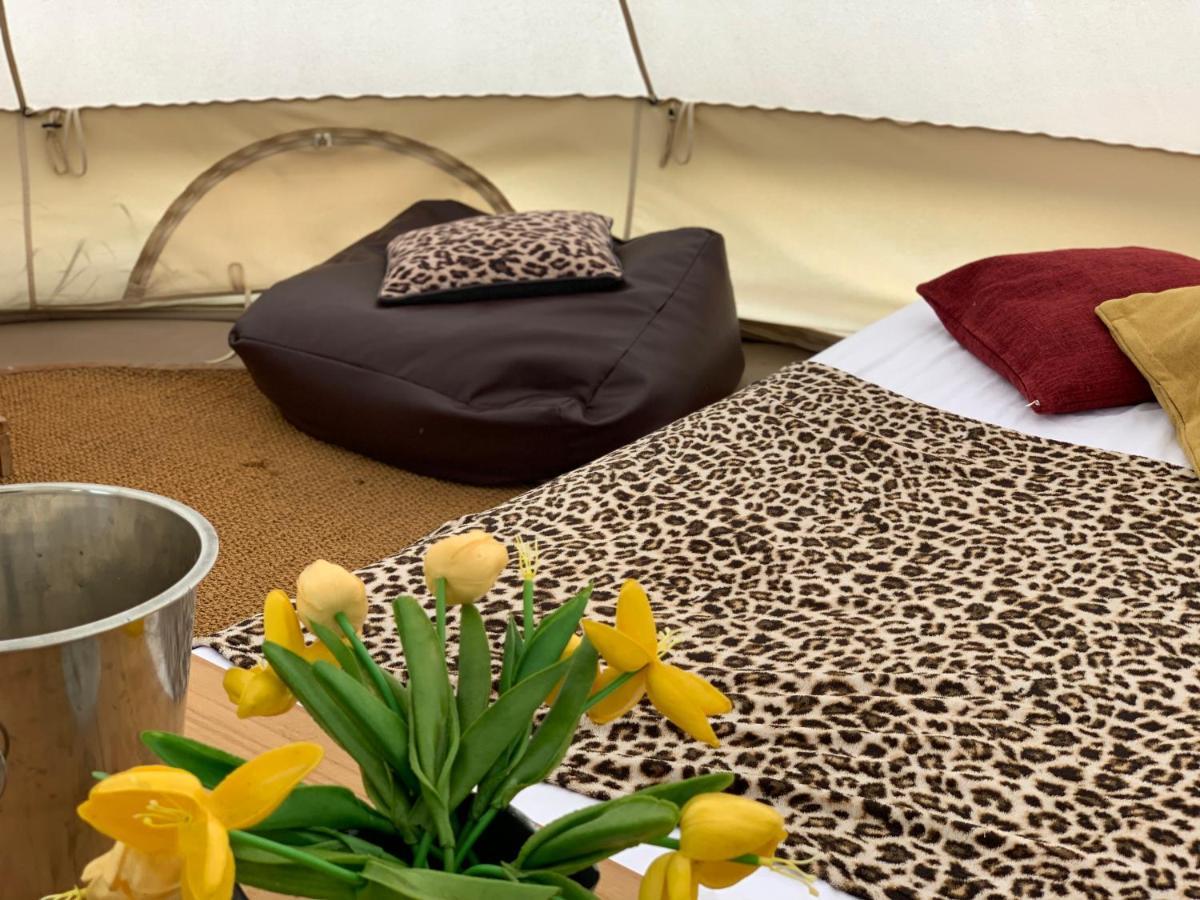 Home Farm Radnage Glamping Bell Tent 6, With Log Burner And Fire Pit High Wycombe Exteriör bild